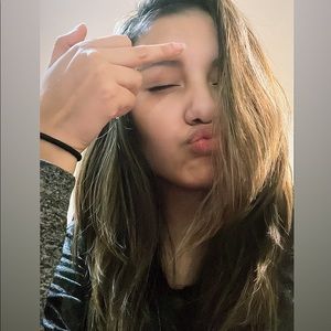 Meet your Posher, Stefany